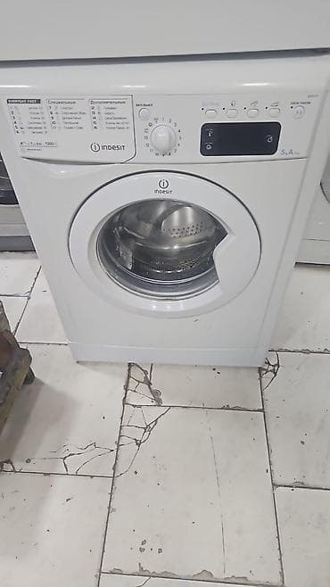 Стиральная машина Indesit, 5 кг, Автомат, Без сушки