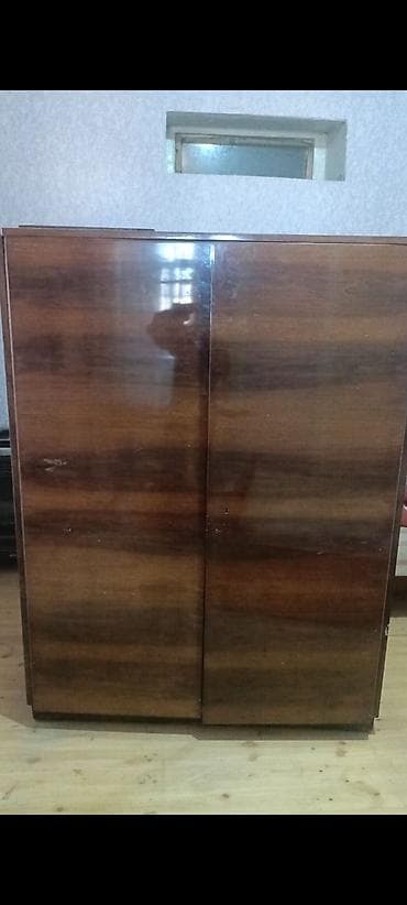 t 28 matoru: 2 qapılı, Siyirməli, Qəhvəyi, Taxta, Açılan, Düz dolab — 1