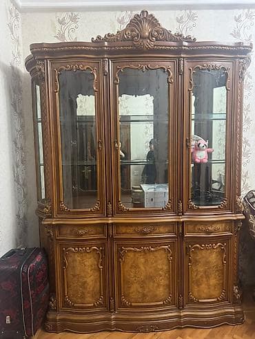 Şüşəli dolab vitrini lalafo.az -da Şüşəli dolab vitrini