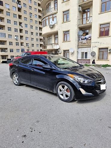 traktor satiwi: Hyundai Elantra: 1.8 l | 2013 il Sedan — 4