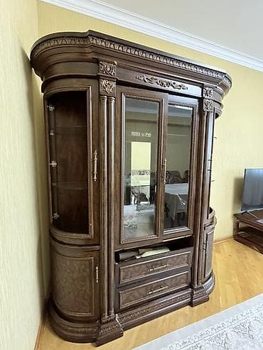 Mebel: Klassik üslublu vitrin/bufet şkaf - Material: təbii ağac (tünd qoz — 2