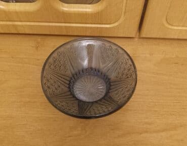 Bərk Ağır Qalın Orta Böyük Şüşə Dekorativ Bəzəkli Meyvə Qabı. - — 2