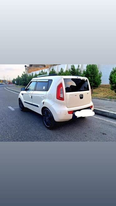 kia ceed: Kia Soul: 1.6 l | 2009 il Krossover — 2
