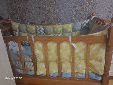 детская кроватка бу: Oğlan və qız üçün, İşlənmiş, Dördbucaq, Beşik, Dəst ilə, Matras ilə, Yellənmə mexanizmsiz — 1