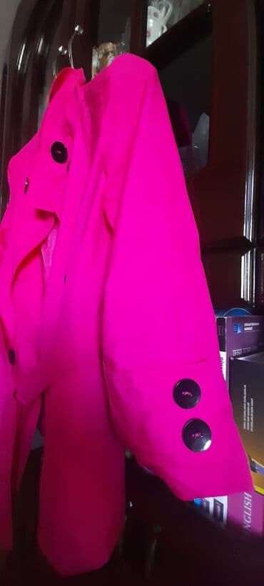 trenc: Parlaq fuşya rəngində qadın trenç palto - Kəsim: qısa trenç, ikiqat — 2