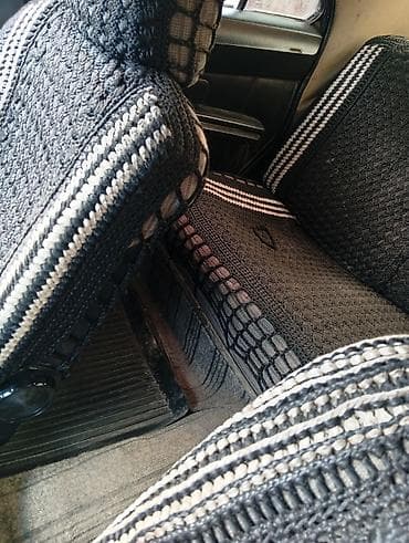 2106 masin 2005: Model: GAZ Volga 24 (sedan) Rəng: qara Kuzov: 4 qapılı, arxa ötürücülü — 5