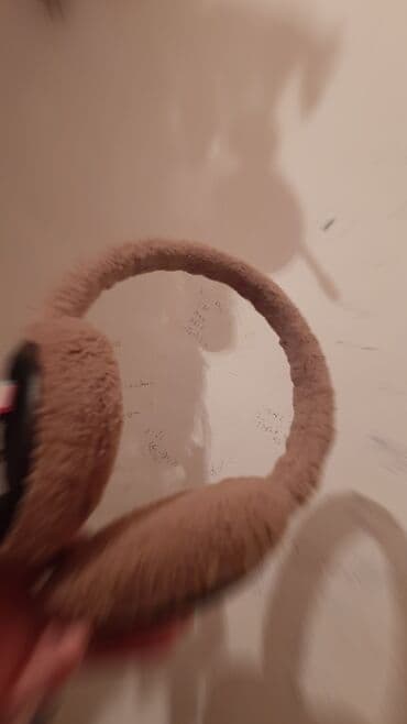 Qadın geyimləri: Tük kimi yumşaq materialdan hazırlanmış qulaqcıq/earmuff. Qəhvəyi — 2