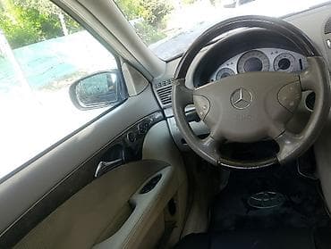 on panel: Mercedes-Benz E-Class sedan - Korpus: qara rəng, 4 qapı, xrom — 2