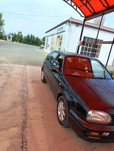 реставрация салона авто: Avtomobilin iç görünüşü. Avtomobilin salonunda qırmızı və qara — 4