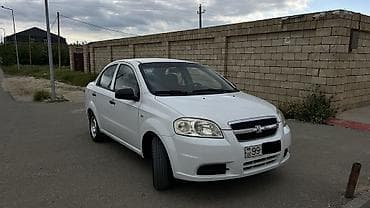 kia cerato 2008: Chevrolet Aveo: 1.4 l | 2011 il 215489 km Sedan — 7