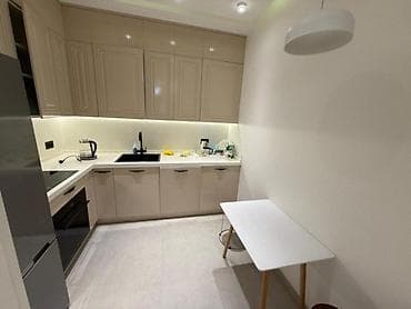 сдам гараж: İcarəyə verilir 2 otaqlı yeni tikili 80 m², Nizami m. Kateqoriya Yeni — 5