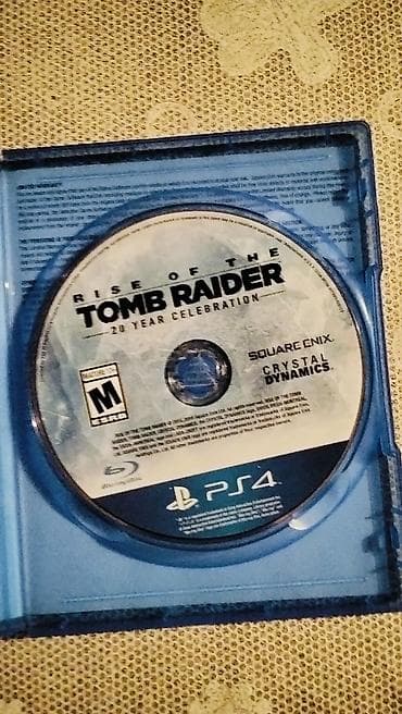 Xbox Series S: Disk satılır. Az cızığı var, amma tam işləkdir, problemsiz açır. Bütün — 2