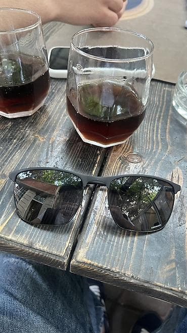 a herifi: Gün eynəyi, Ray-Ban — 3