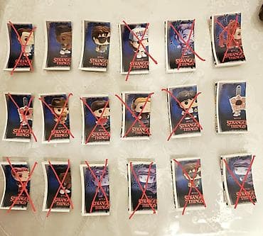 gitara qara: 30 qəpik. Stranger Things × Kinder Joy Funko kartları/kağızları — 1