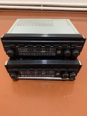 radio vef: Kolleksiya üçün sovet dövrünə aid portativ radiolar dəsti. - VEF-216 — 5