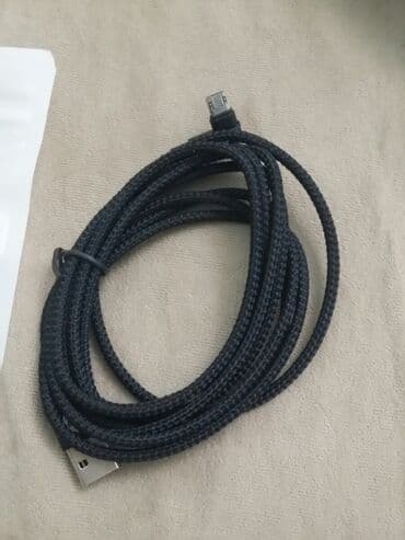 Adi zaryadka kabeli 10 m və maqnit kabel 10m.hır biri uzunluğu 2 metr