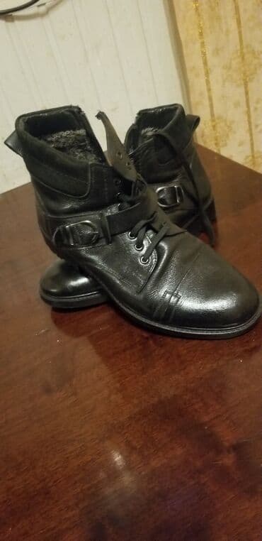 резиновые мужские ботинки: Qara dəri kişi botu - Material: parlaq teksturalı qara dəri içlik — 1