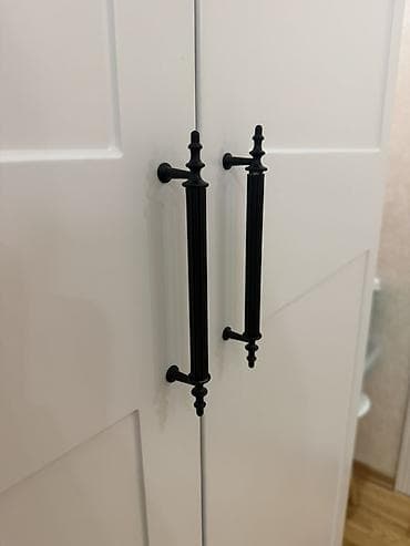 isqaf: Şkaf satılır. Ölçüləri: — eni: 200 sm — hündürlüyü: 230 sm — — 3