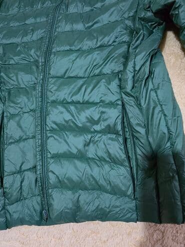 uzuk sekilleri: Yüngül şişmə qadın gödəkçə – tünd yaşıl rəngdə - Model — 4