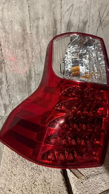 e34 stop: Toyota Land Cruiser Prado üçün arxa sağ stop‑lampa (tail light) — 3