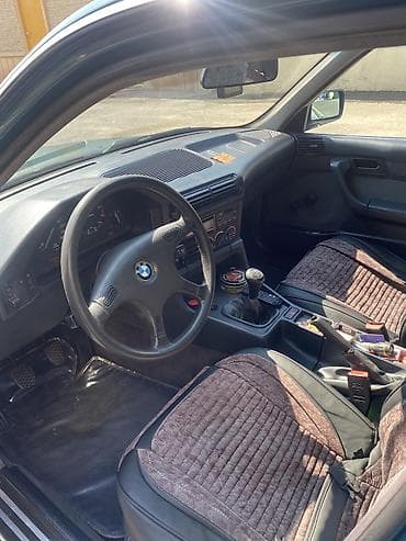 ford 8 1: BMW 5 series: 2.5 l | 1988 il Sedan — 2