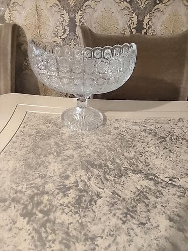Şüşə ayaqlı meyvə/qəlyanaltı qabı - Material: qalın, şəffaf şüşə