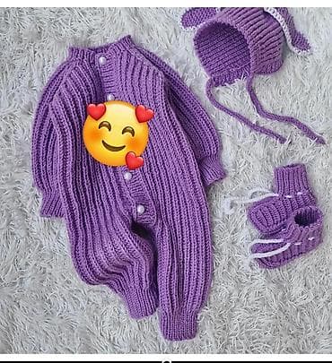 partalar: Bənövşəyi rəngdə, əl işı toxunuşlu körpə dəsti.Türkiyə istehsali — 3