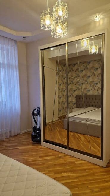 evler bineqedide: Mənzil kirayə verilir. 10.6 mərtəbə, 3 otaqli tam temirli və əşyalı — 14