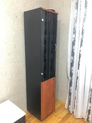 ucuz demir qapi: Vitrin dolab 2qapili.asaqi qapisinda acarida var.ust qapisi — 3