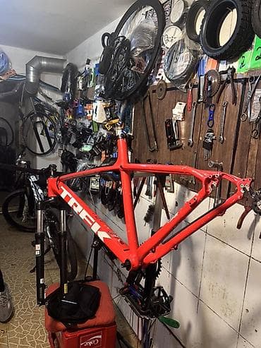 volta vsx: Trek Marlin seriyalı dağ velosipedi - Çərçivə: yüngül alüminium — 2