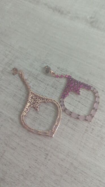 sirqalar qizil: Zərif çəhrayı və fuşya rəngli daşlarla bəzədilmiş bu damcı sırğalar — 2