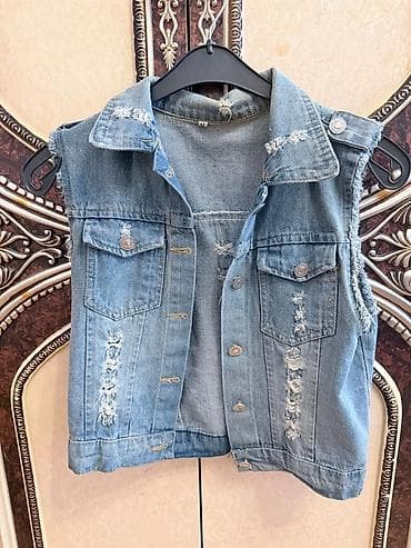 Cins jilet - Material: klassik mavi denim (cins parça) - Dizayn