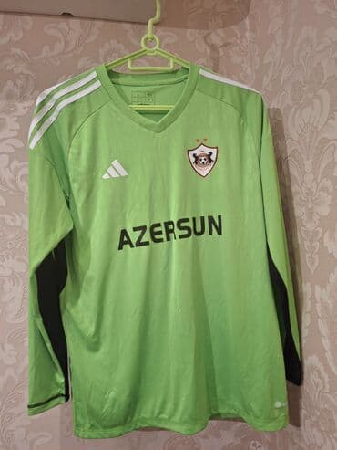 спортивный инвентарь в баку: Qarabaĝin Formasi
Uvan Razin — 2