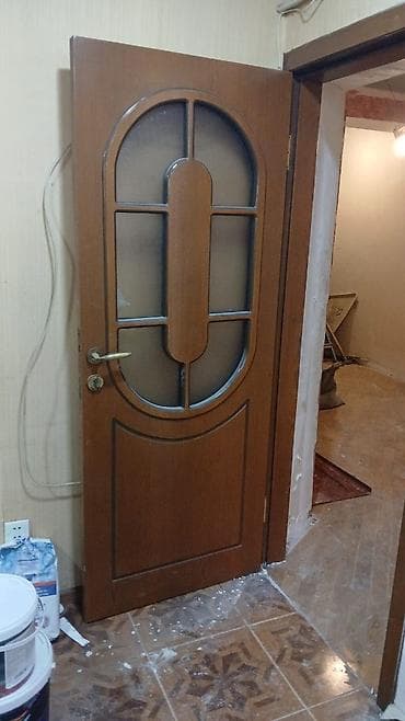 alminum qapi: Qapi 4eded
100azn biri qiymet sondur
Nesimi ray 5222 leli — 1
