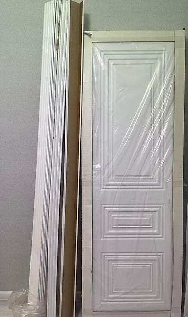 Ağ rəngdə klassik dizaynlı otaq qapısı dəsti - Material: MDF əsaslı