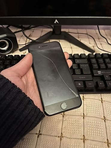 ipad 12 9: IPhone 7, Qara, Qırıq — 4