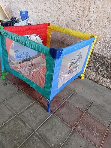 Uşaq oyun manejı (playpen) - Rəngli dizayn: mavi, yaşıl, sarı və