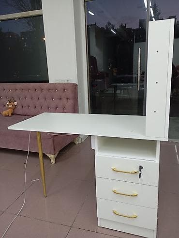 məktəb stolları: Manikür üçün masa — 1