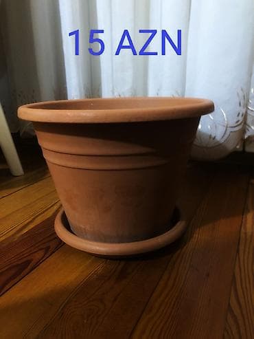 Bitkilər üçün müxtəlif dibçəklər - Böyük terrakota rəngli dibçək