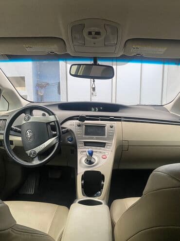турбо аз подержанные автомобили таеота приюс аренд: Toyota Prius: 1.8 l | 2013 il Sedan — 18