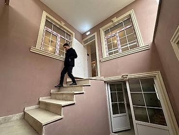 ev alqi sat: 2 mərtəbəli həyət evi - Layihə: pilləkənlə yarıaçıq dəhlizdən giriş — 2