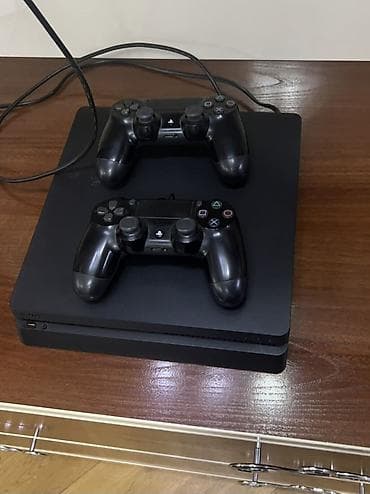 Xbox One: PlayStation 4 Slim oyun konsolu+Original 2 pult ilə Xüsusiyyətlər: - — 1