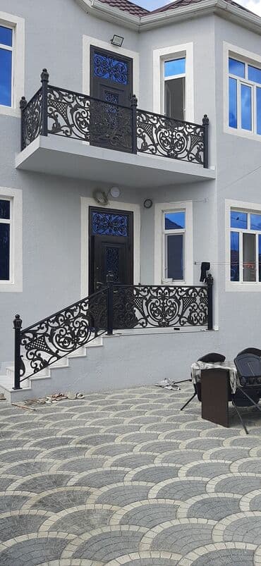 demir pillekenler: Müxtəlif dizaynda alüminium məhəccərlər təklif olunur. Ağ rəngli — 7