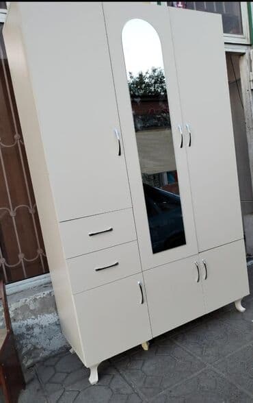 kiçik dolab: Açılan, 3 qapılı Düz dolab, Qarderob, paltar dolabı — 1