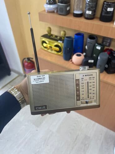 Maqnitofonlar: Retro radio Butun kanalları tutur Usb kart Auks cixişi var Blutuznan — 1