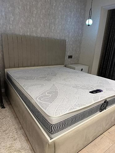 Bazalı taxt 550azn. Ortopedik matrasla birlikdə satılır. Ölçü 170x2