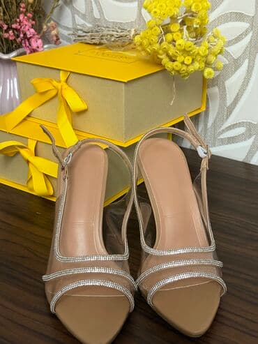 Basanoşka və səndəllər: Ölçü: 38, rəng - Bej, Yeni — 2