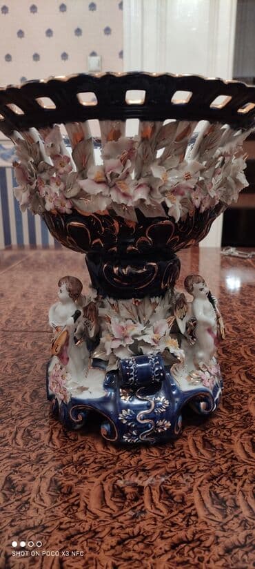 meyvə qablari: Əl işi olan original vaza.Təkrarı yoxdur. Qiyməti 300 man — 1