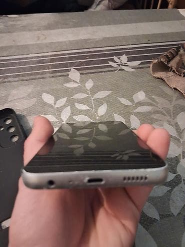 iphone 5s gold: Samsung Galaxy A5 2017, 128 ГБ, цвет - Белый, Отпечаток пальца — 2