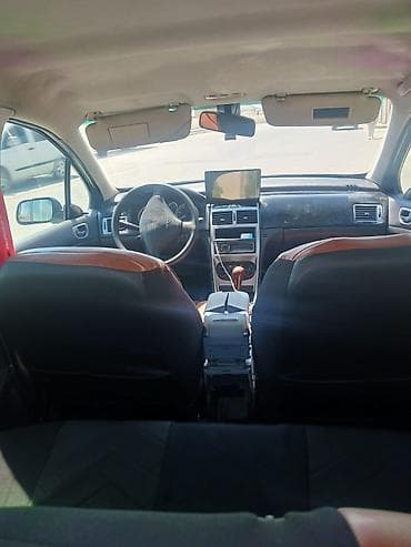 prius duman: Peugeot 307, qara rəng, hetçbek kuzov. Texniki və dizayn — 8
